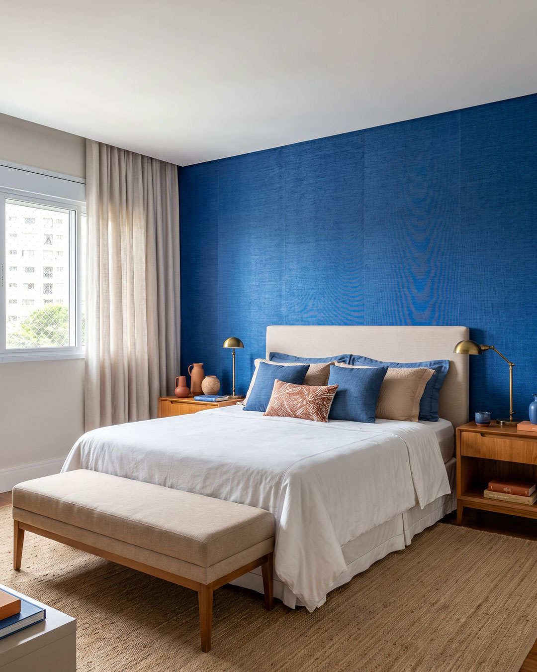 Ambiente residencial com papel de parede